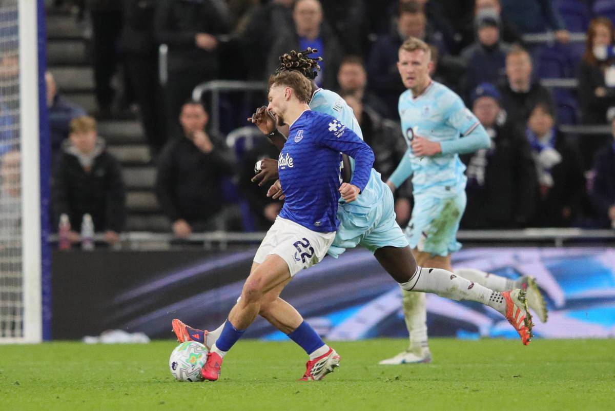 争冠悬了！瓜迪奥拉亲口承认对阵西汉姆布阵失误，曼城追赶难度再升级